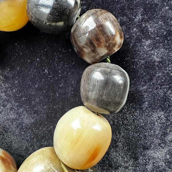 Julia Atlas - Black/Light Cow Horn