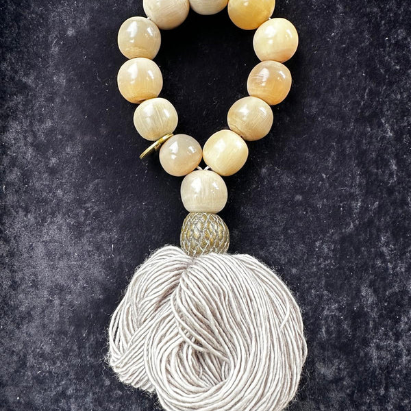 Julia Atlas - Light Grey Cow Horn